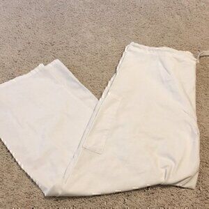 Women’s size medium white cargo scrub pants